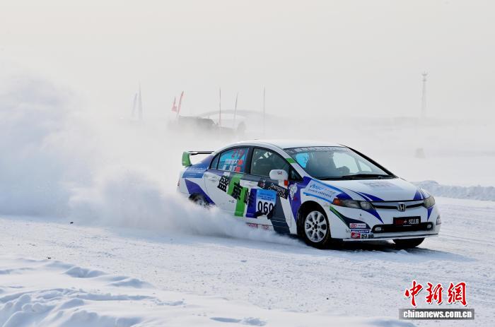 2026长春冰雪汽车拉力赛国际车手齐聚冰雪赛道竞
