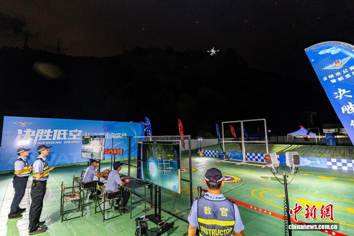 深圳警方无人机织就“空中防护网”护航十五运